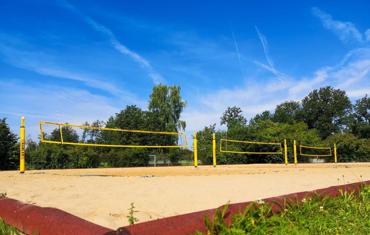 Отель Sportschule Оберхахинг Экстерьер фото